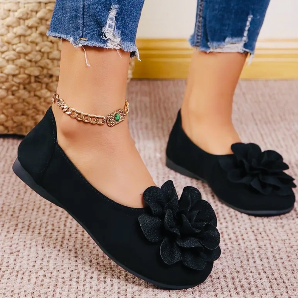 Black Floral Accent Women's Flat Loafers - Picture 2 of 7